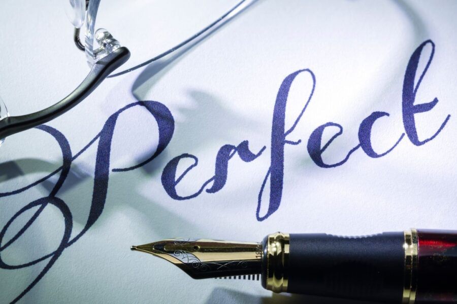 Escritura caligráfica de la palabra perfect